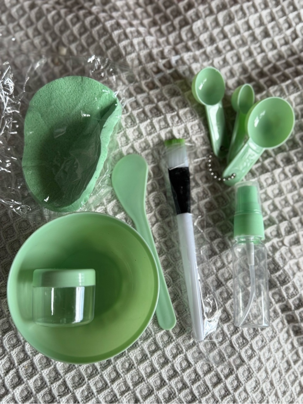 Facial Mask Mint Green Skincare Tool Set - Mixing Bowl, Brush, Measuring Spoons